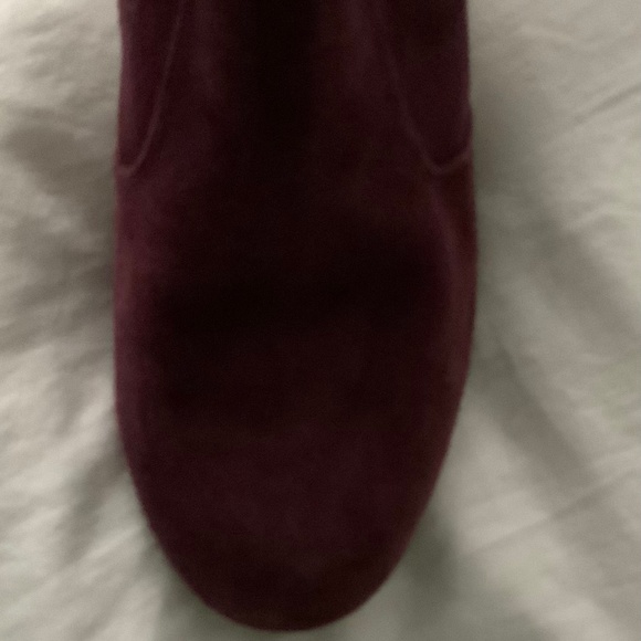 Rose/burgundy suede bootie - Picture 4 of 5